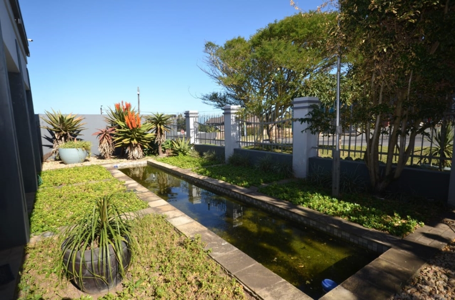 To Let commercial Property for Rent in Gonubie Eastern Cape